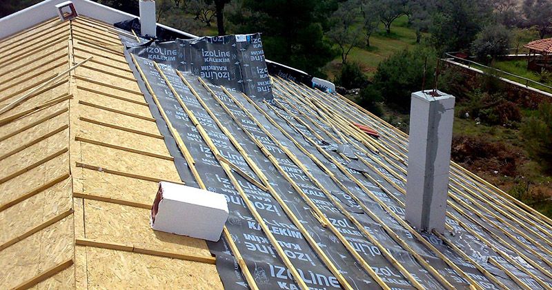 Beydağ EPDM Kauçuk Çatı – OSB üzerine serilmiş nefes alan su yalıtım örtüsü ve çıtalama